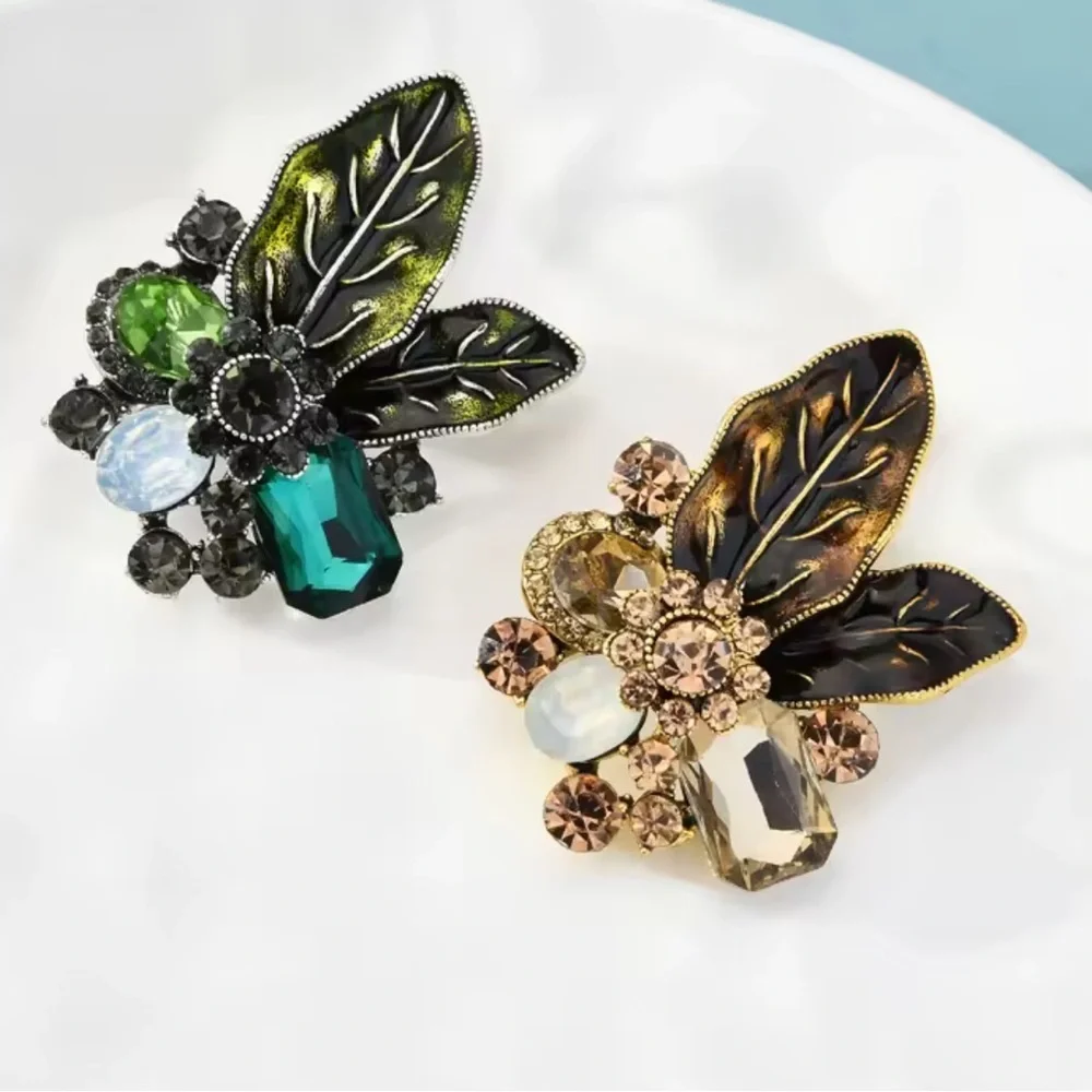 Golden Leaf Crystal Brooch – Champagne Rhinestone Statement Pin
